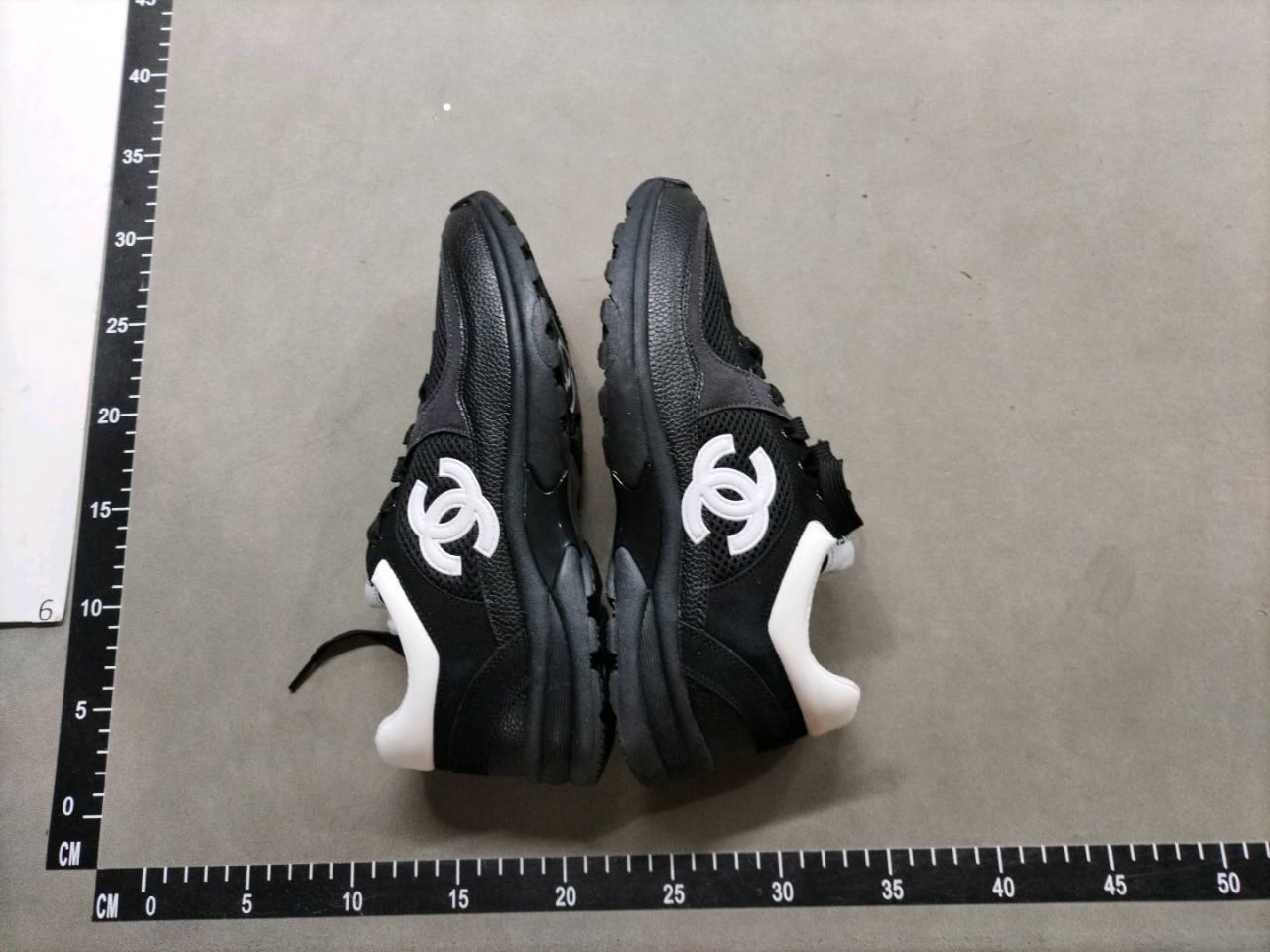 Chanel CC runner shoes -2