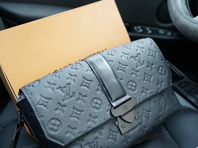 LV BAG -3
